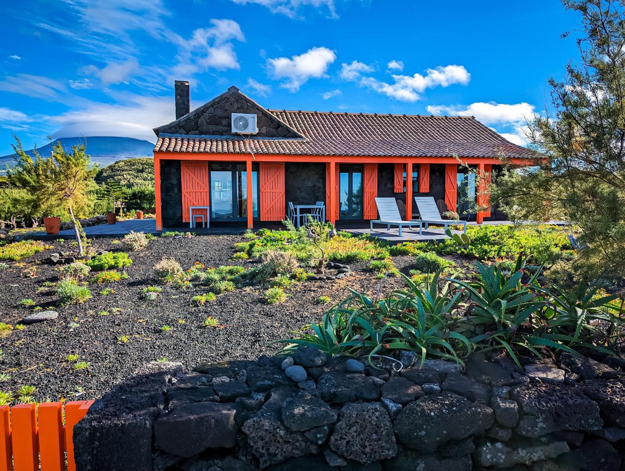Casa Baleia Laranja Ocean-Front Villa Madalena  Exterior photo